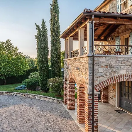 Paolina With Hot Tub 别墅