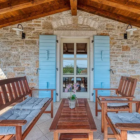 Villa Paolina - Hot Tub, Breakfast & Large Garden *